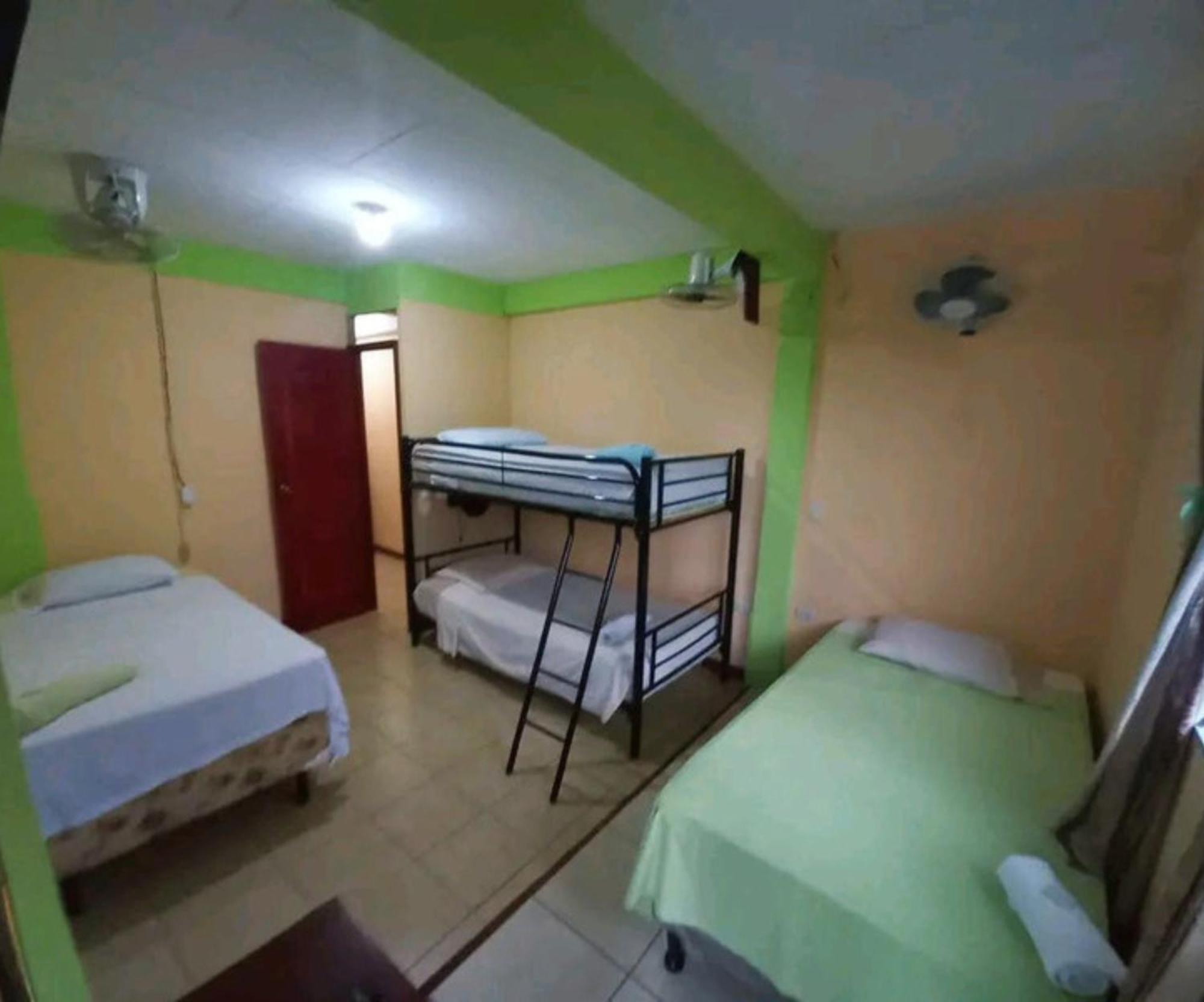 Hostal San Antonio León Екстериор снимка