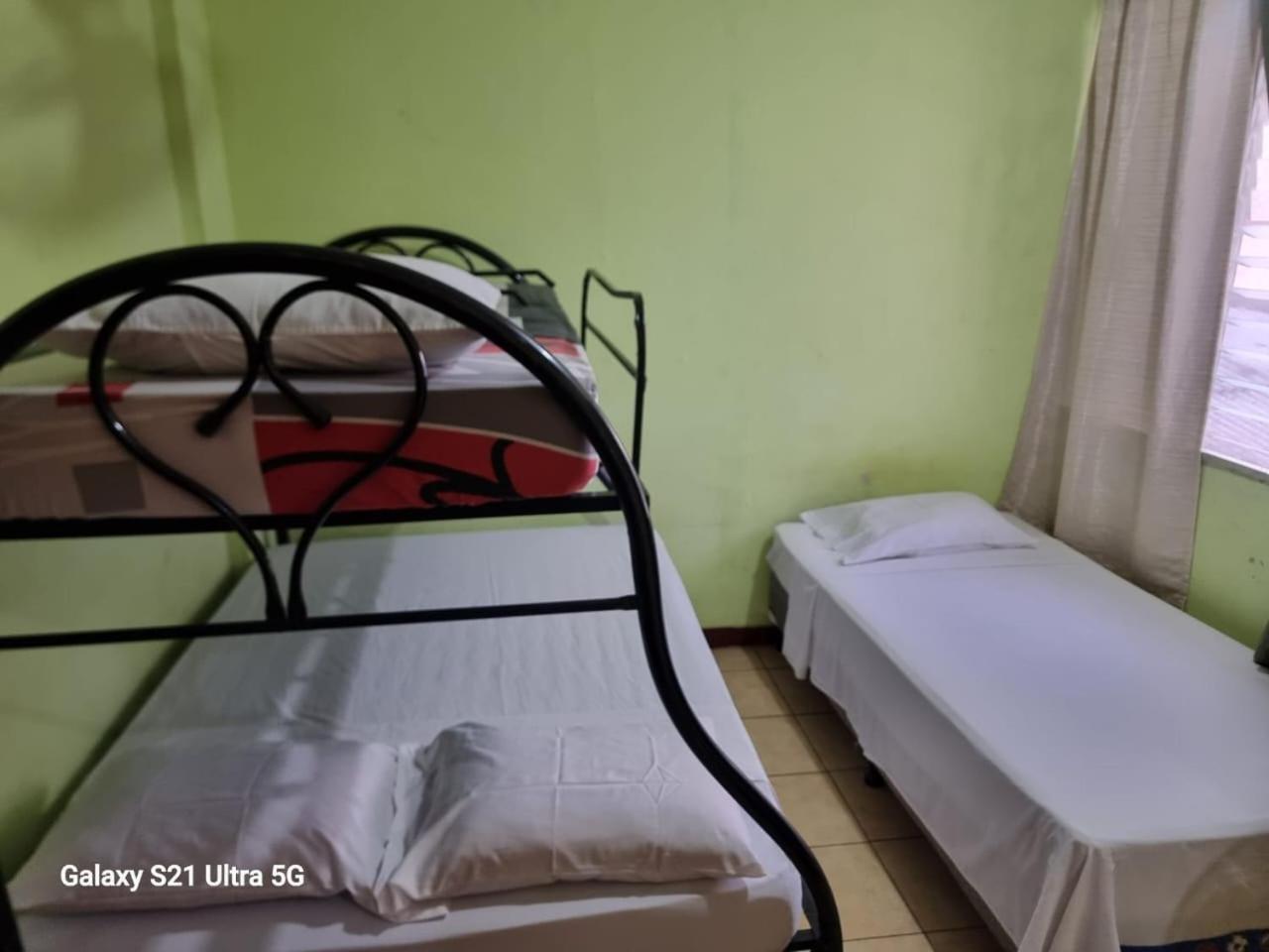 Hostal San Antonio León Екстериор снимка