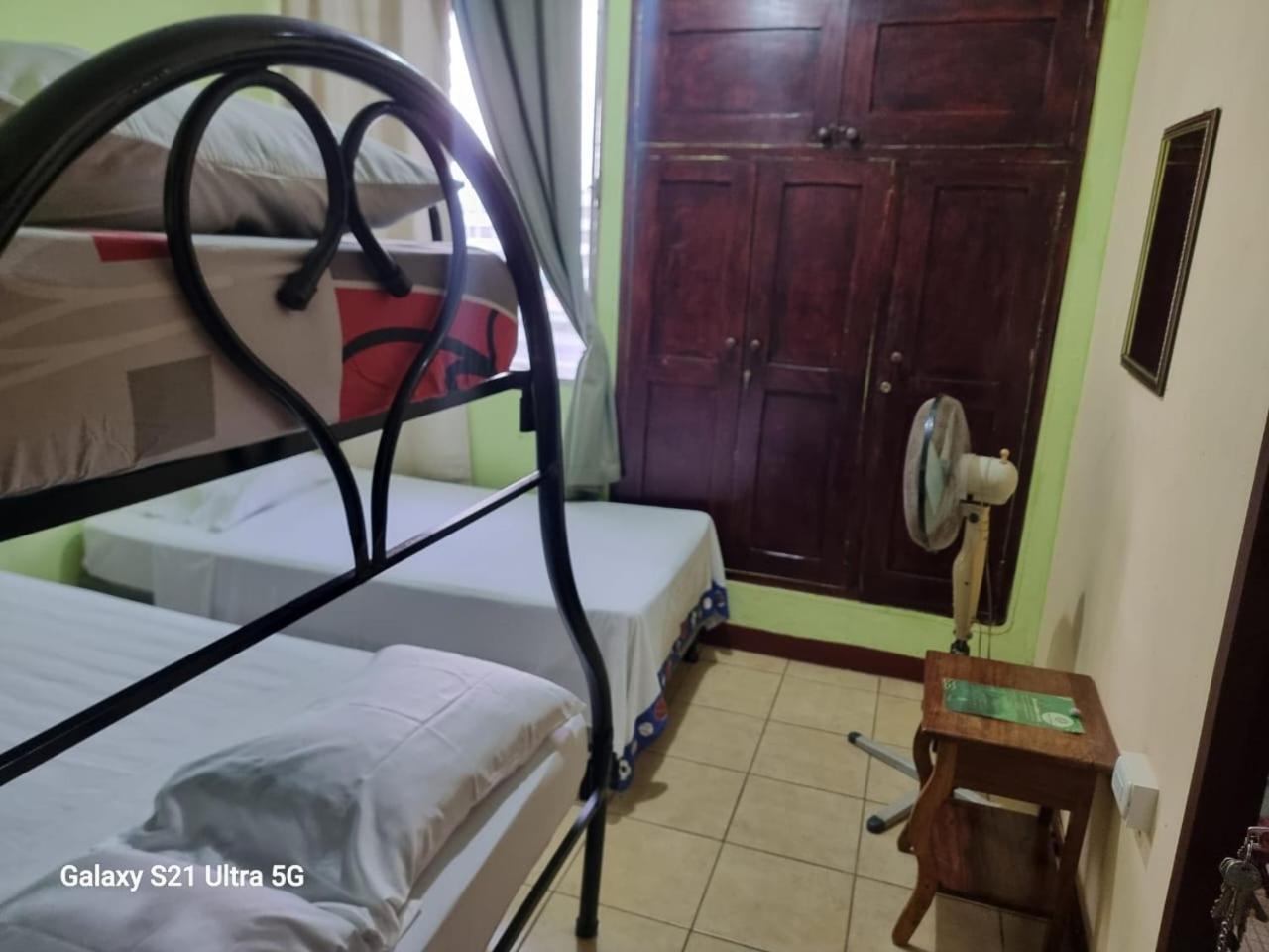 Hostal San Antonio León Екстериор снимка