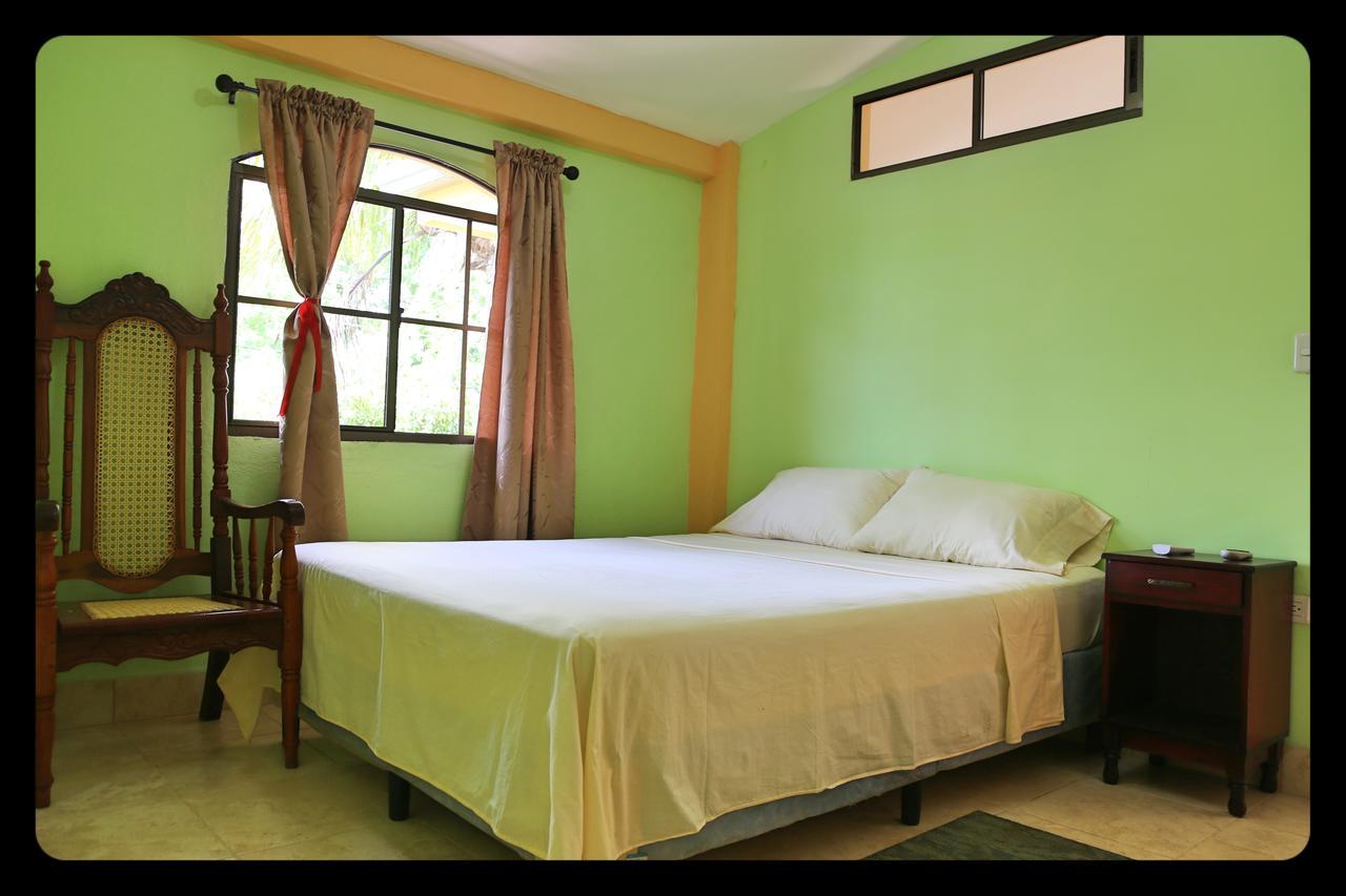 Hostal San Antonio León Екстериор снимка