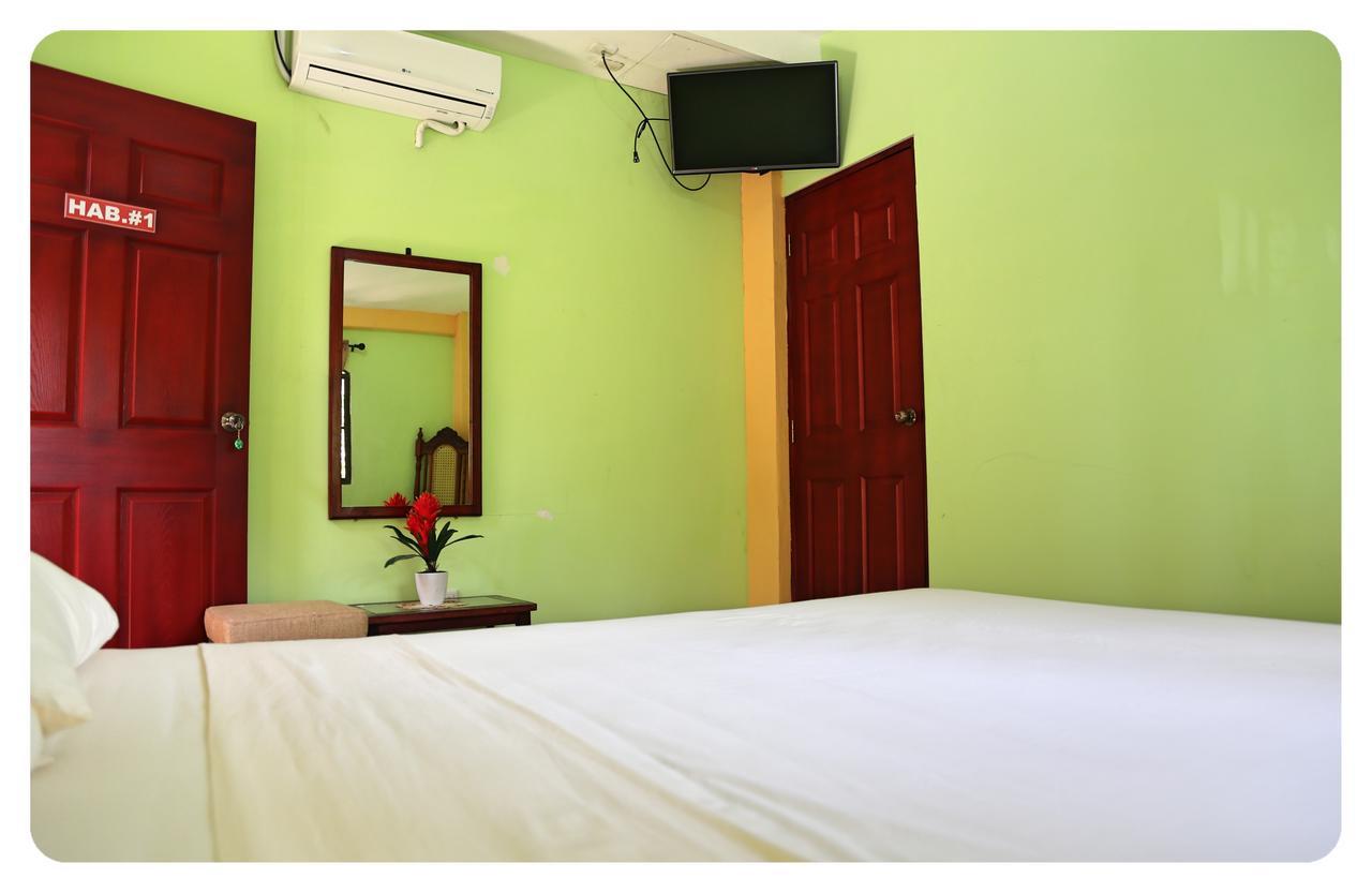 Hostal San Antonio León Екстериор снимка