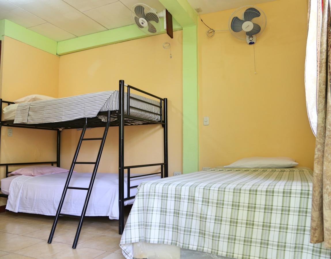 Hostal San Antonio León Екстериор снимка