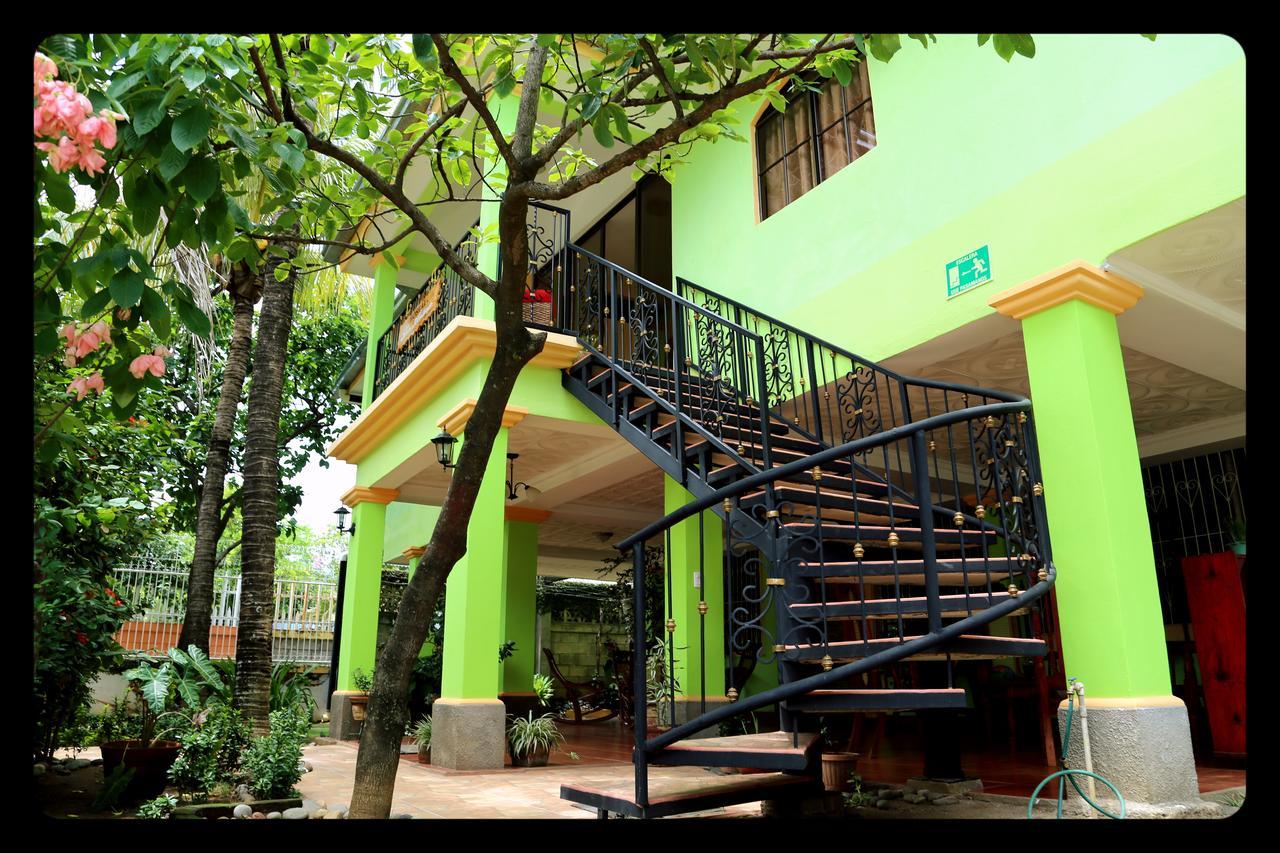 Hostal San Antonio León Екстериор снимка