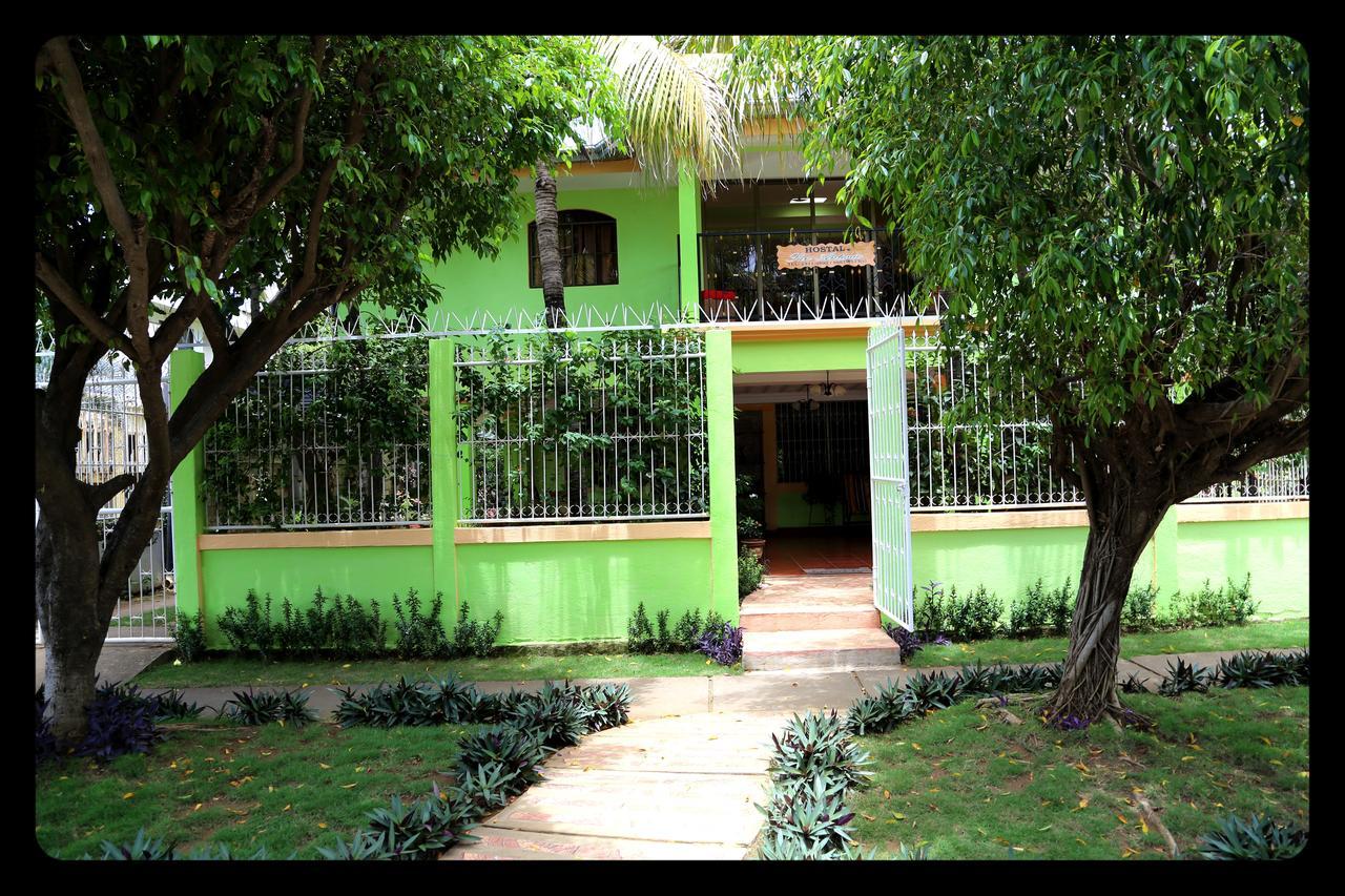 Hostal San Antonio León Екстериор снимка