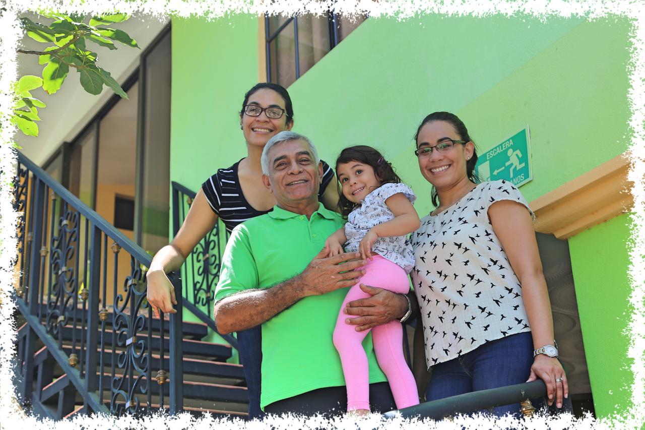 Hostal San Antonio León Екстериор снимка