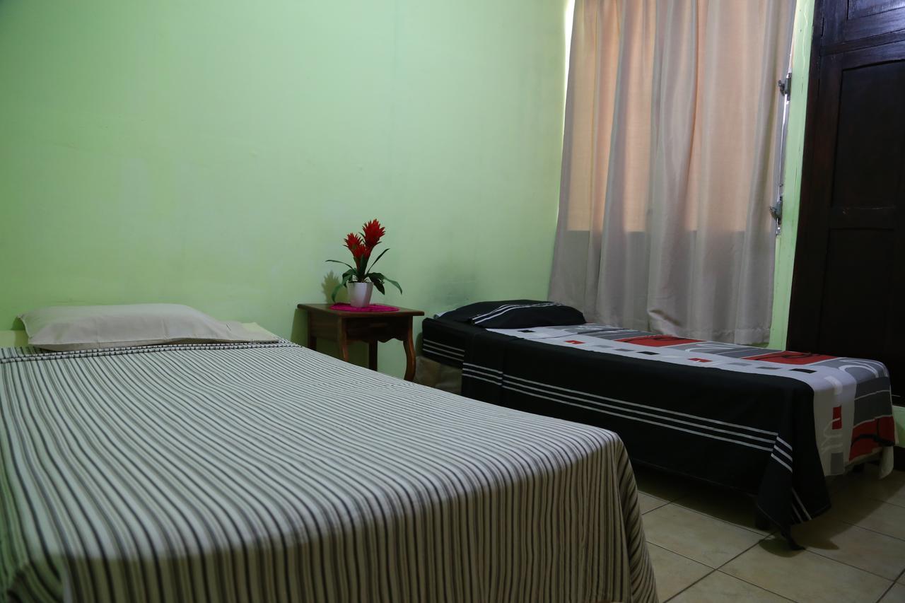 Hostal San Antonio León Екстериор снимка