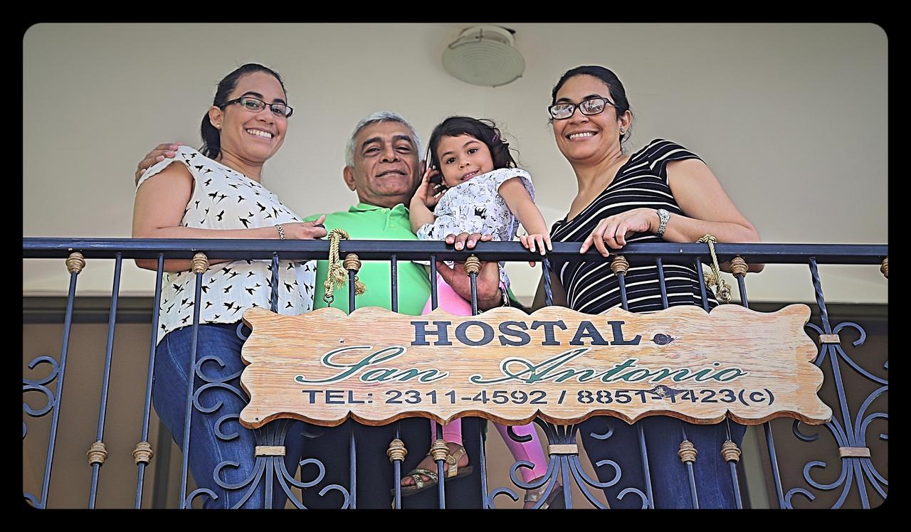 Hostal San Antonio León Екстериор снимка