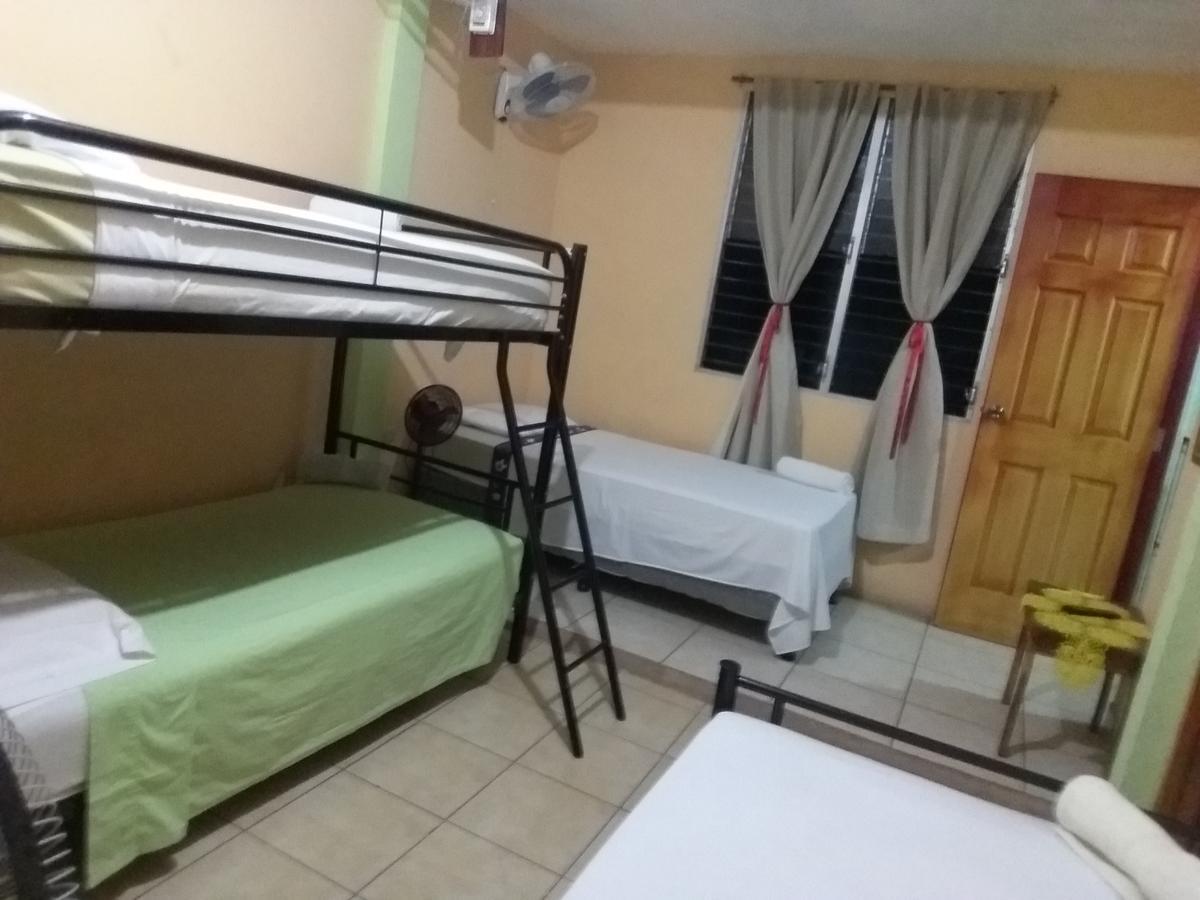 Hostal San Antonio León Екстериор снимка