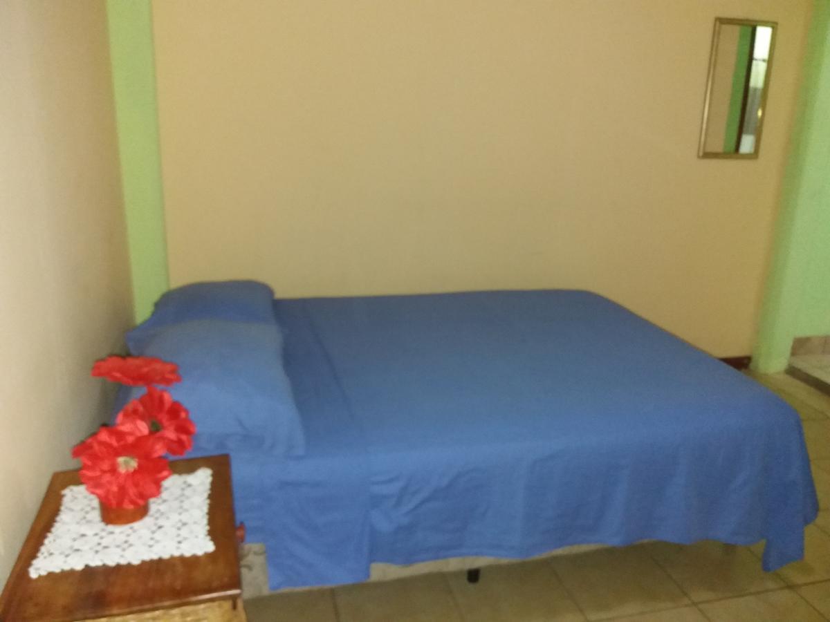 Hostal San Antonio León Екстериор снимка