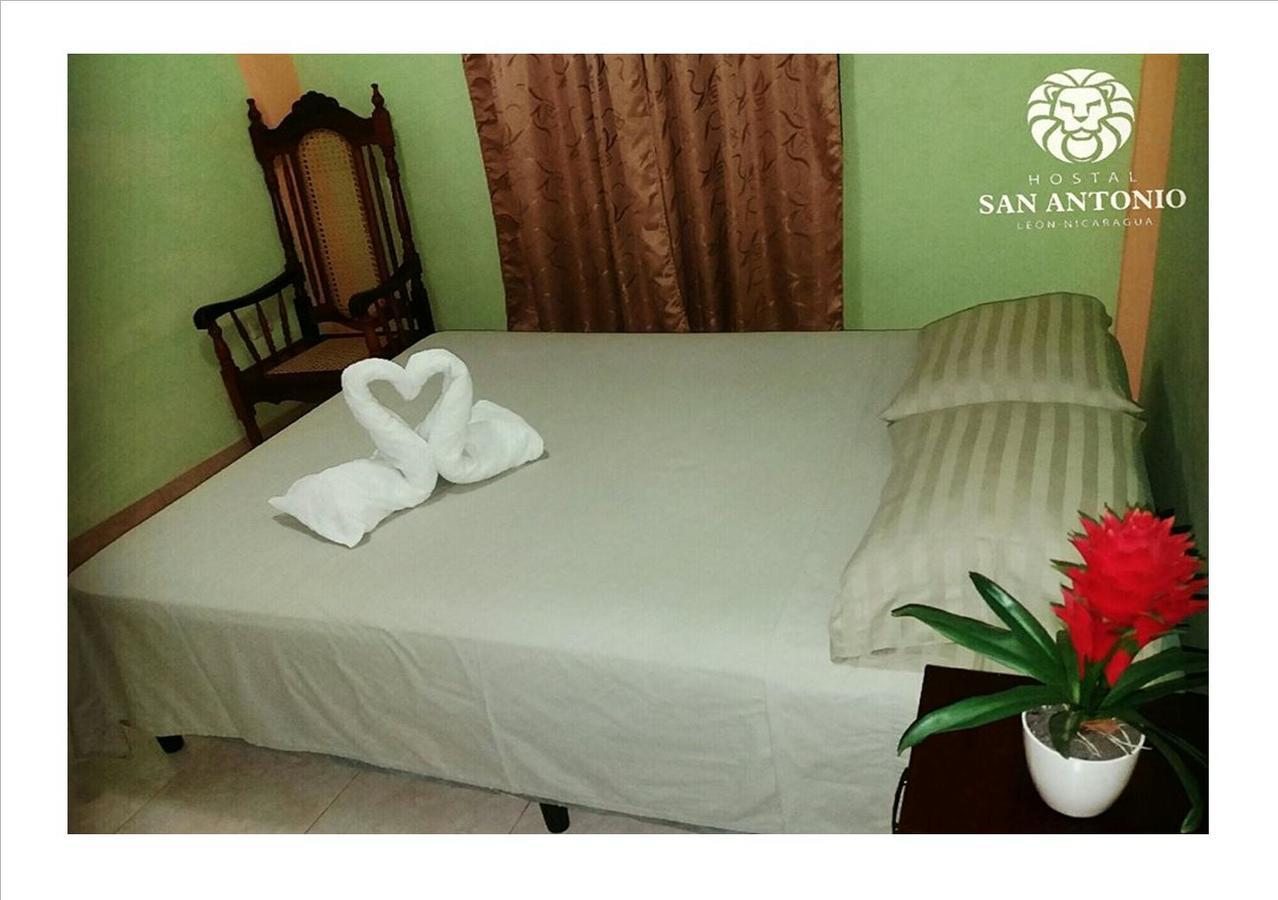 Hostal San Antonio León Екстериор снимка