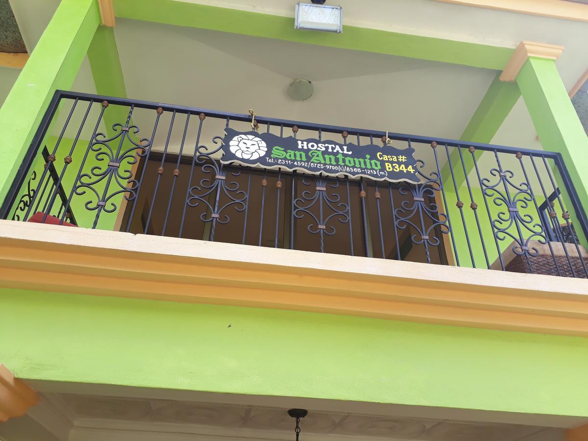 Hostal San Antonio León Екстериор снимка